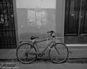 Solo bicycle on Firenze streets